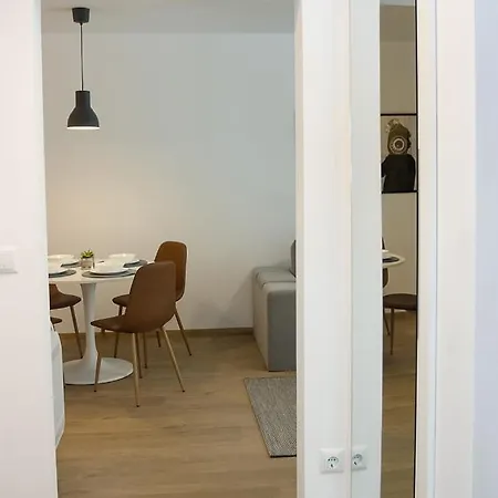 Apartment Stylish Retreat High-end Flat Downtown By Flat Mаnager Warna