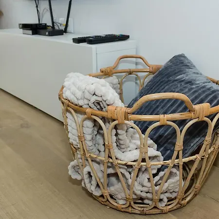 Stylish Retreat High-end Flat Downtown By Flat Mаnager Warna